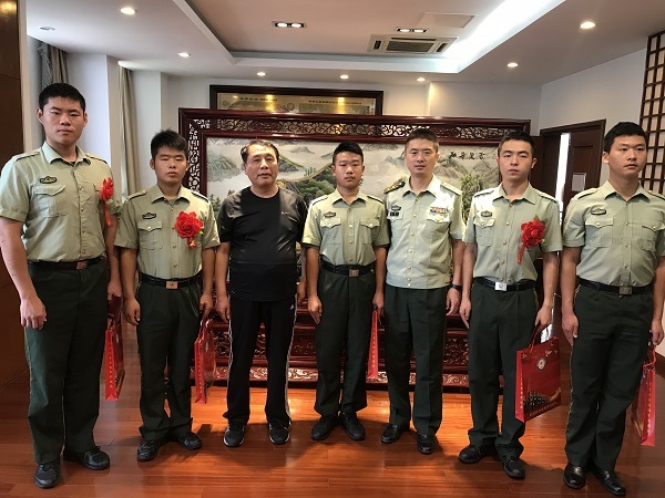 进军营慰问子弟兵 - 复件(2).jpg