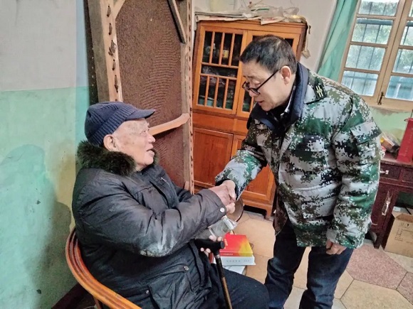 《12》武进区高新区北区马杭社区用实际行动传递了对退役军人的敬意和关怀.jpg