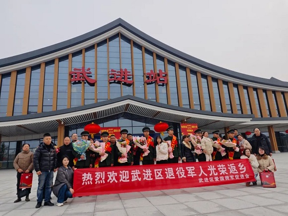 《2》武进区迎来了今年首位横山桥籍返乡退役军人吕晨炀.jpg