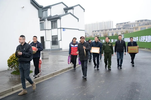 《6》武进区横山桥镇向荣立战备训练三等功的顾俊立功喜报.jpg