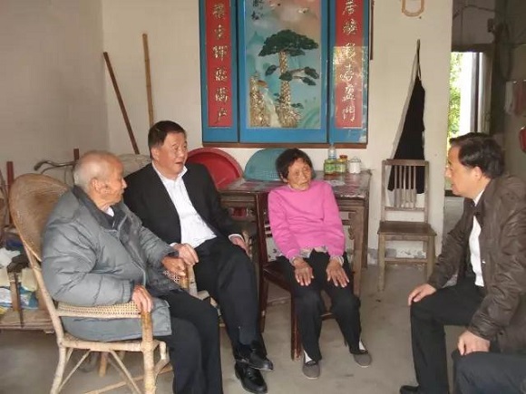 《10》哪里有困难，哪里就有季文斌；哪里有需要，哪里就有季文斌（1）.jpg