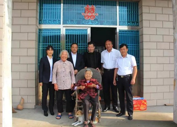 《13》哪里有困难，哪里就有季文斌；哪里有需要，哪里就有季文斌（4）.jpg