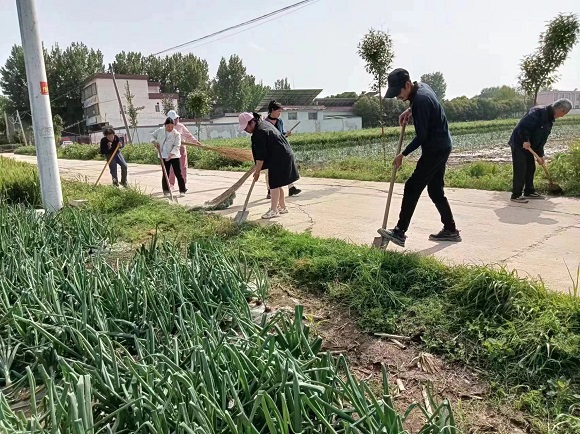 争做人居环境整治的先行者.jpg