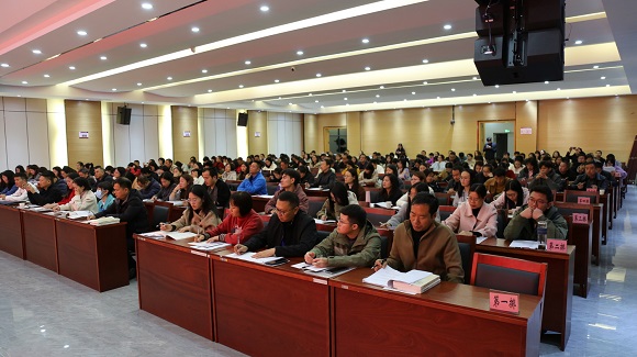 1731636959512651.jpg 学员认真学习3.jpg