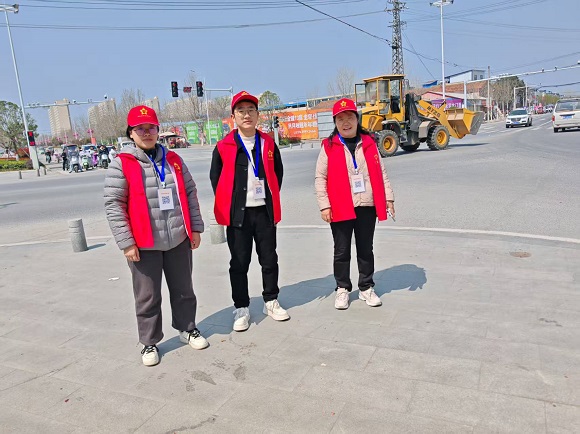 志愿服务在岗在位.jpg