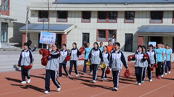 特克斯县第二高级中学第一届足球超级联赛启幕 