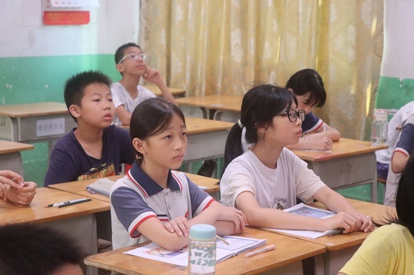 华南师范大学文学院遇见知音实践团赴梅州大埔开展特色吟诵课程